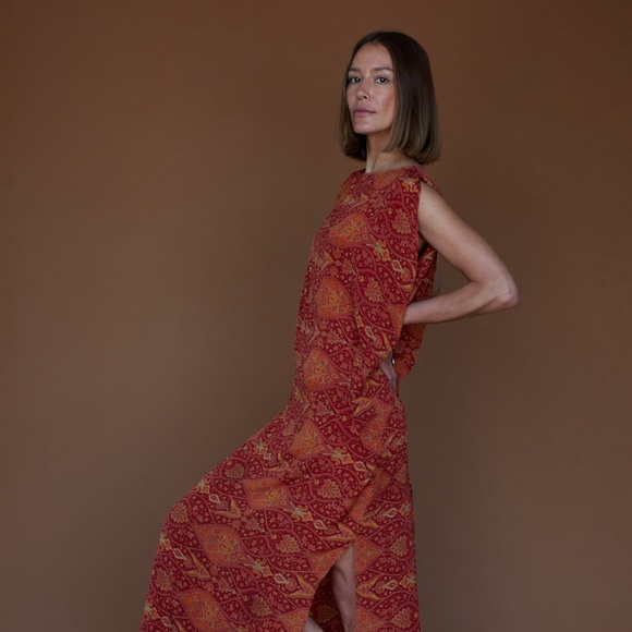 The Cleopatra dress is a stunning and unique piece Handmade with elegance ♻️ - Picture 7 of 11